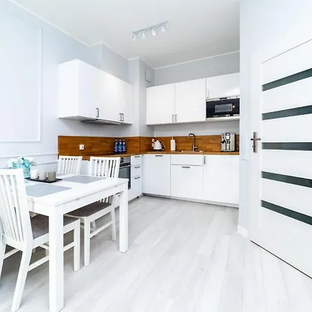 Bright - Neptun Park By Oneapartments * غدانسك